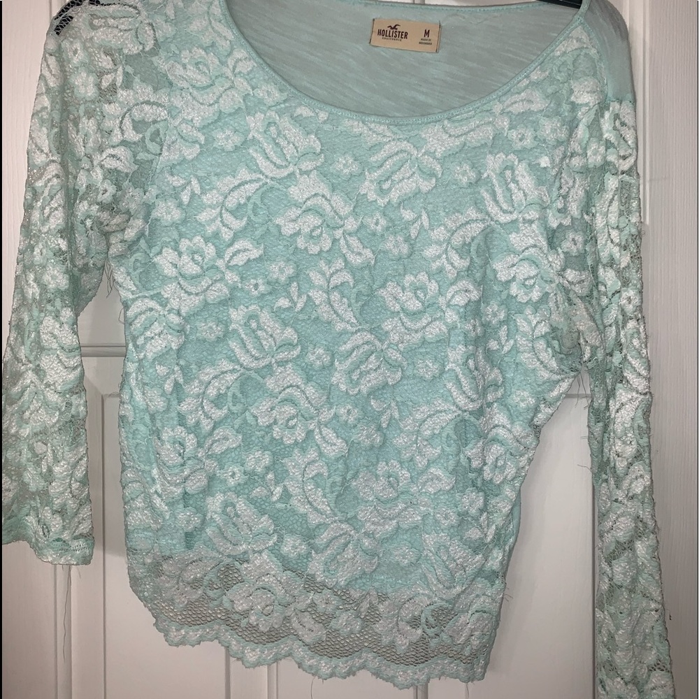 Hollister quarter length sleeve crop top